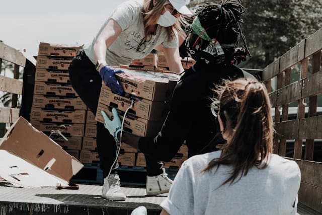Business Volunteering: What It Is and How It Works